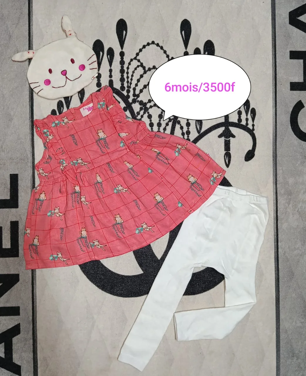 Robe corail imprimée avec legging blanc