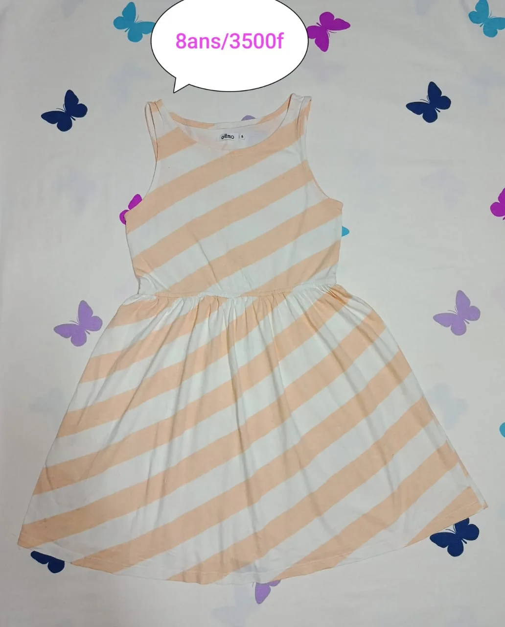 Robe rayée beige et blanche