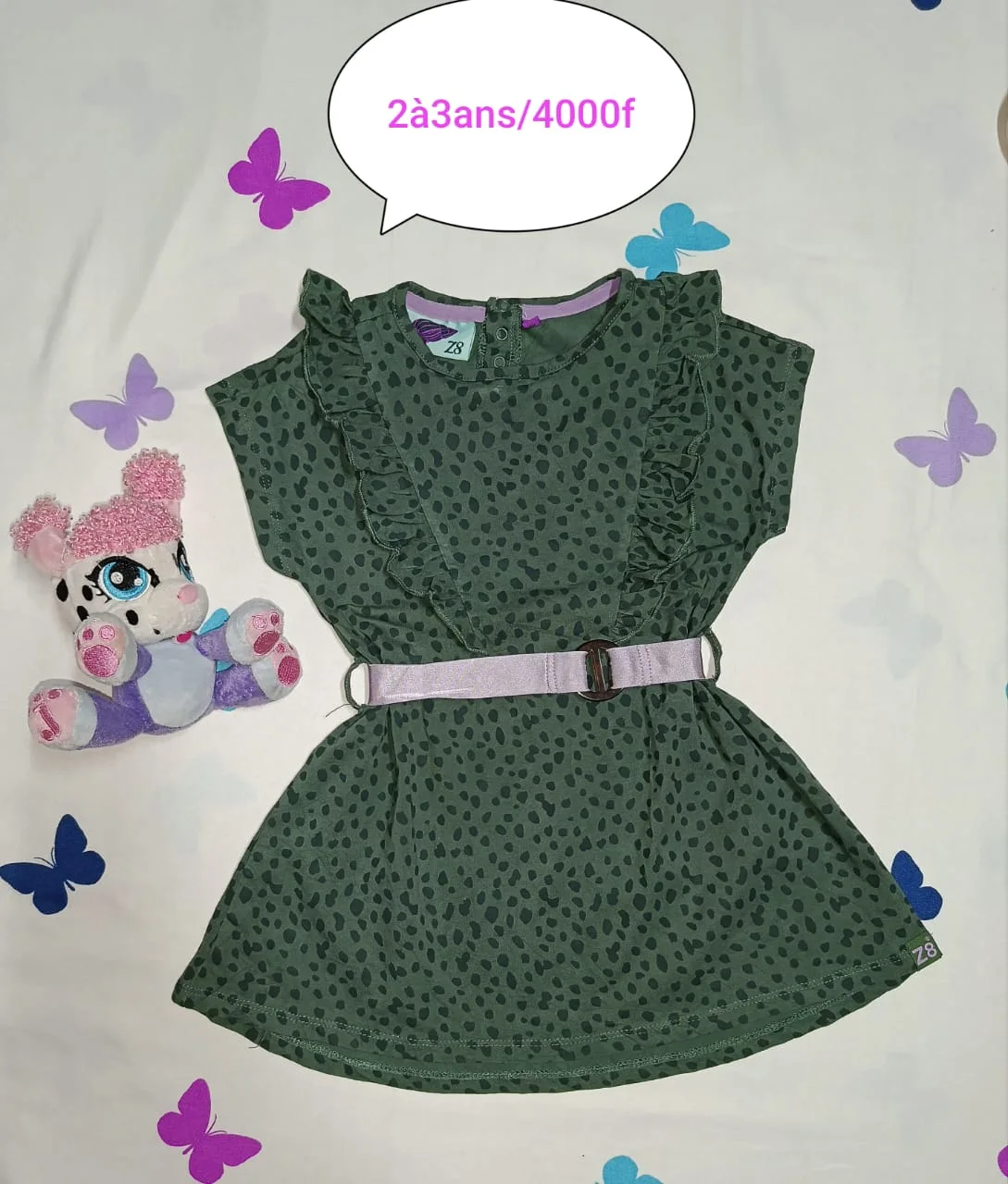 Robe verte à pois avec ceinture