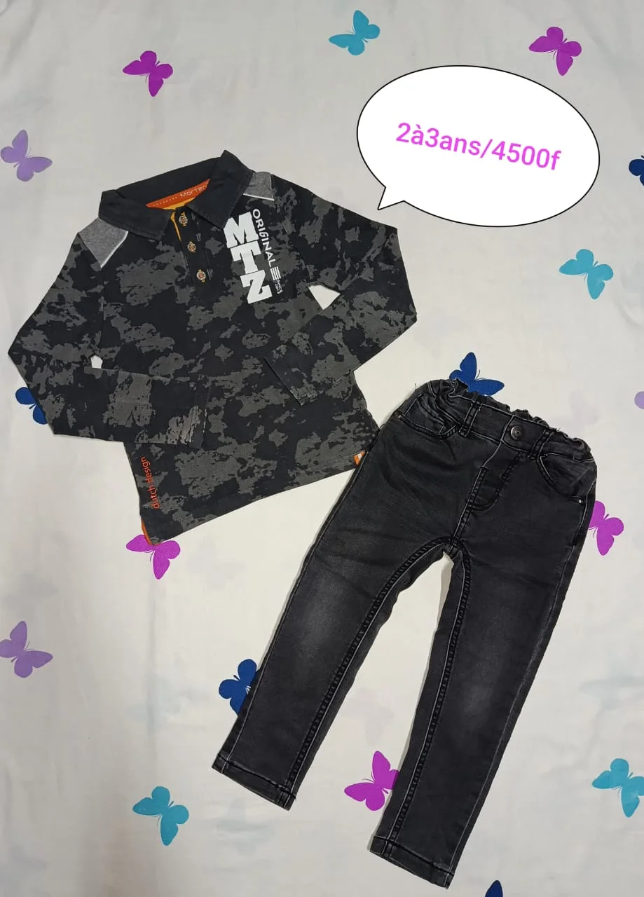 Chemise imprimée noire et pantalon noir